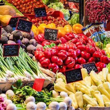 Hanna&rita In The Centre Lonyay 42a 3rd Floor In The Back Yard *